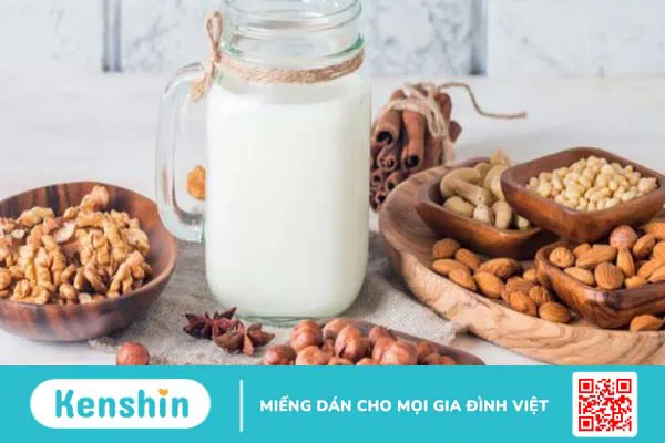 Hạt điều bao nhiêu calo? Ăn hạt điều có béo không? Lưu ý khi ăn