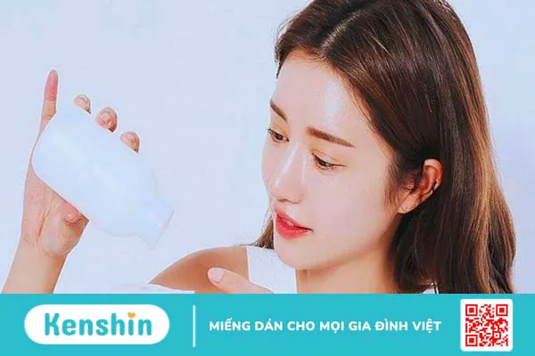 Không trang điểm có cần tẩy trang không? Lưu ý khi tẩy trang hằng ngày