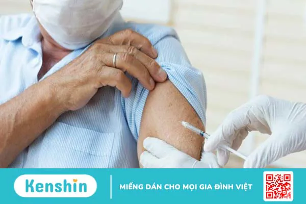 Làm gì sau khi tiêm vaccine COVID-19?