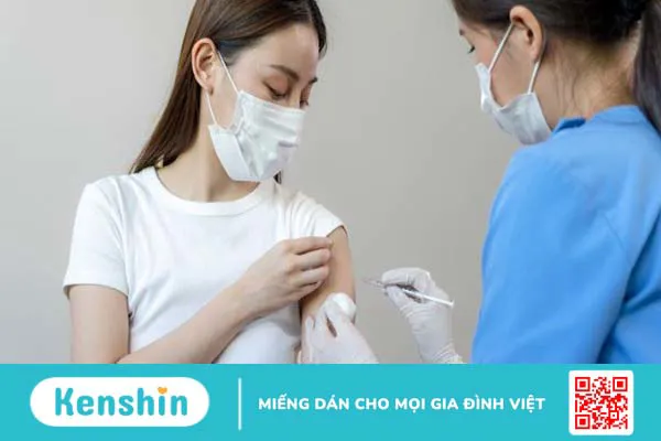 Làm gì sau khi tiêm vaccine COVID-19?