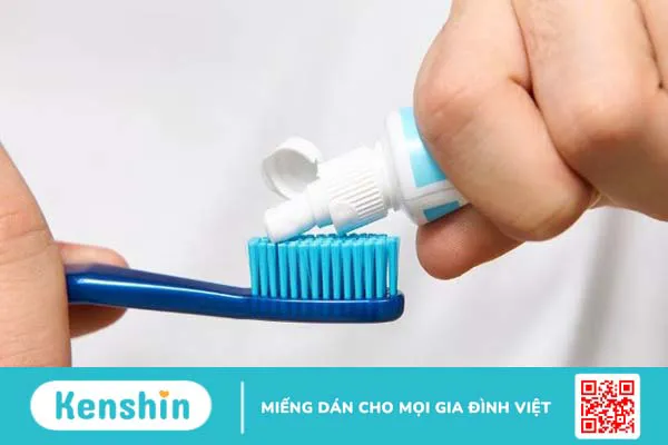 Lưỡi trắng là bệnh gì? 8 nguyên nhân phổ biến gây bệnh bạn nên biết