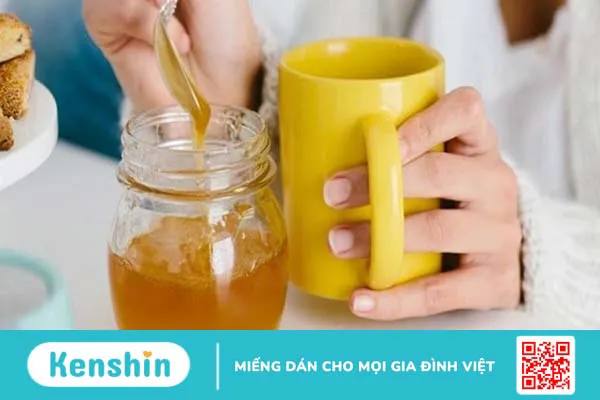 Mật ong bao nhiêu calo? Uống mật ong có béo không? Lưu ý khi dùng