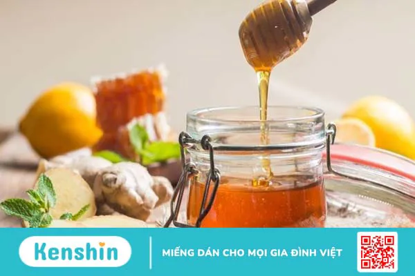 Mật ong bao nhiêu calo? Uống mật ong có béo không? Lưu ý khi dùng