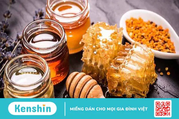 Mật ong bao nhiêu calo? Uống mật ong có béo không? Lưu ý khi dùng