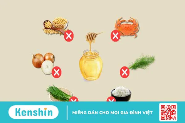 Mật ong bao nhiêu calo? Uống mật ong có béo không? Lưu ý khi dùng