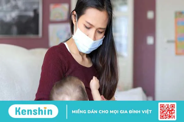 Mẹ bị COVID-19 cho con bú sữa mẹ có được không?