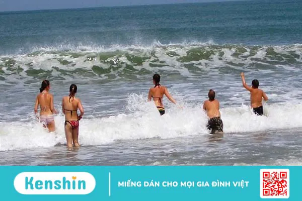 Những vấn đề cần lưu ý khi đi tắm biển