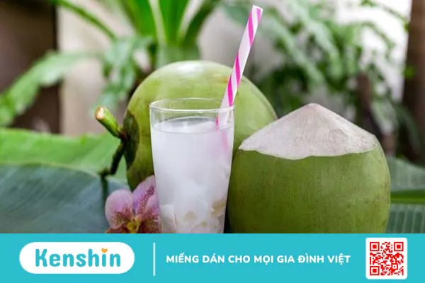 Nước dừa bao nhiêu calo? Uống nước dừa có giảm cân không?