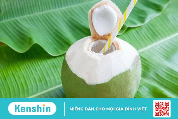 Nước dừa bao nhiêu calo? Uống nước dừa có giảm cân không?