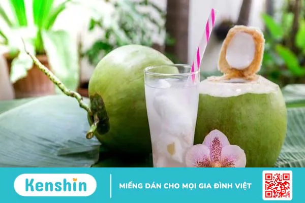 Nước dừa bao nhiêu calo? Uống nước dừa có giảm cân không?