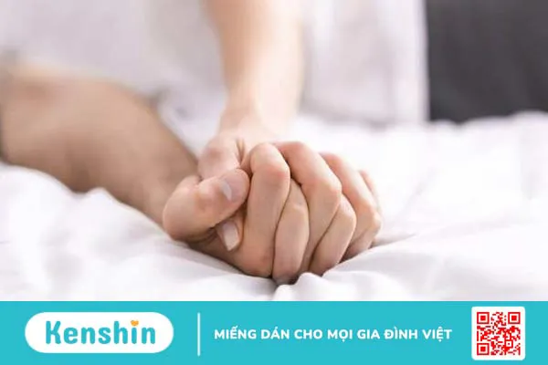 Quan hệ ngày đèn đỏ có hại không? 6 lợi ích và các lưu ý khi quan hệ