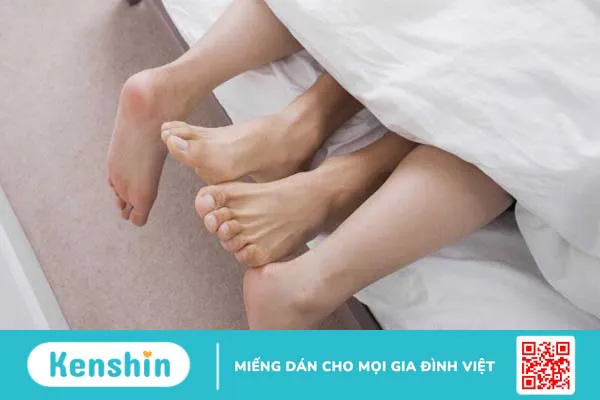 Quan hệ ngày đèn đỏ có hại không? 6 lợi ích và các lưu ý khi quan hệ