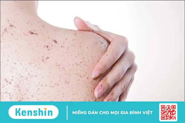 Tẩy tế bào chết trước hay sau khi tắm? Lưu ý khi tẩy tế bào chết body