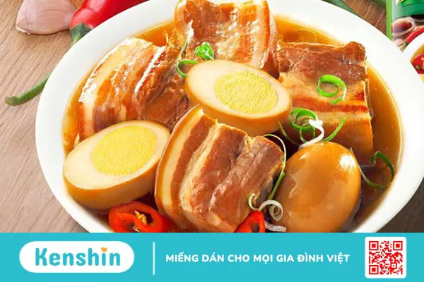 Thịt kho trứng bao nhiêu calo? Ăn có mập không và lưu ý khi ăn