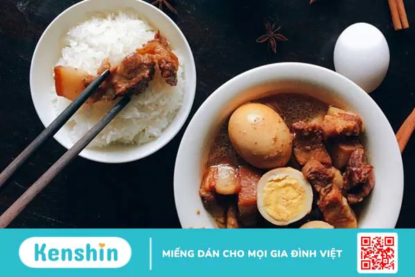 Thịt kho trứng bao nhiêu calo? Ăn có mập không và lưu ý khi ăn