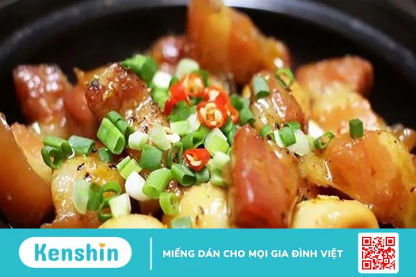 Thịt kho trứng bao nhiêu calo? Ăn có mập không và lưu ý khi ăn