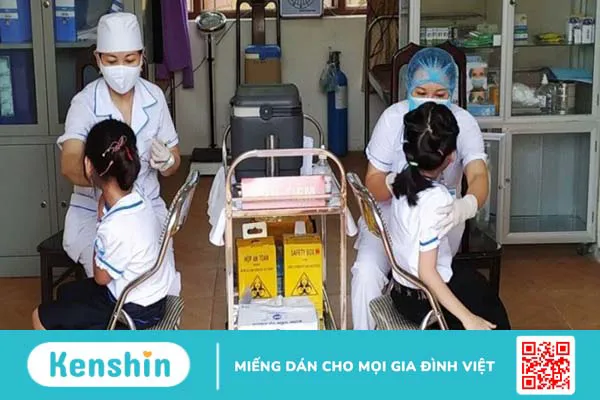 Tiêm phòng bạch hầu cho trẻ và các lưu ý bố mẹ nên biết