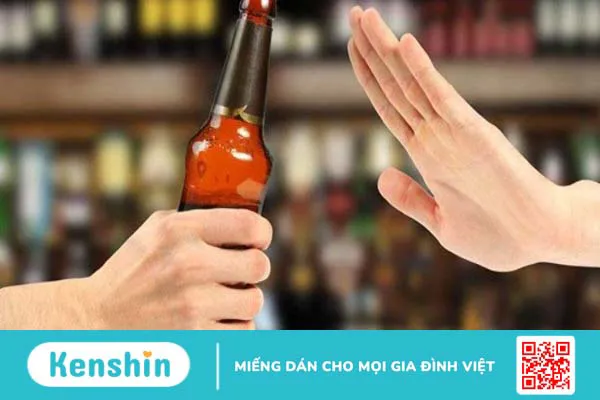 Tiêm vắc xin Covid-19 có được uống rượu bia không?