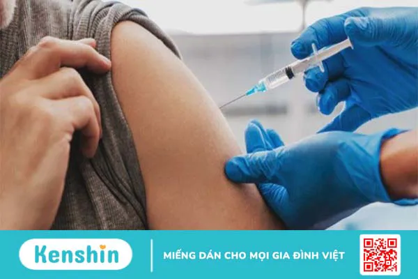 Tiêm vắc xin Covid-19 có được uống rượu bia không?