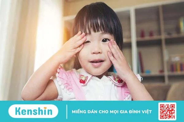 Trẻ bị đau mắt đỏ: Một số lưu ý cha mẹ cần quan tâm!