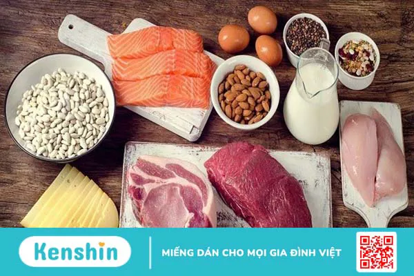 Trẻ bị tay chân miệng nên ăn gì và kiêng ăn gì để nhanh khỏi?