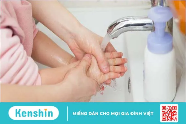 Trẻ sốt siêu vi mấy ngày hết? Cách chăm sóc cho bé mau hết bệnh