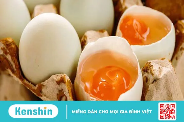 Trứng muối bao nhiêu calo? Cách để ăn trứng muối không gây tăng cân?