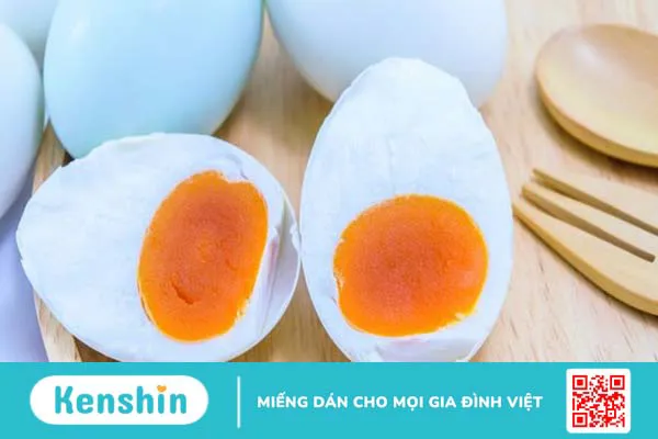 Trứng muối bao nhiêu calo? Cách để ăn trứng muối không gây tăng cân?