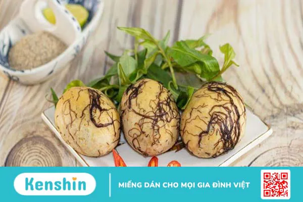 Trứng vịt lộn bao nhiêu calo? Ăn trứng vịt lộn có béo không?