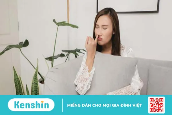 Xì mũi ra máu là bệnh gì? Có nguy hiểm không?