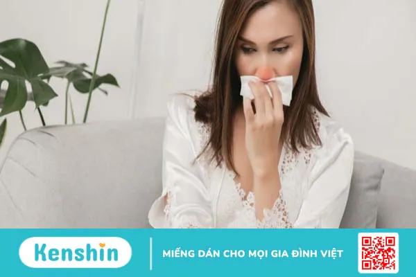 Xì mũi ra máu là bệnh gì? Có nguy hiểm không?