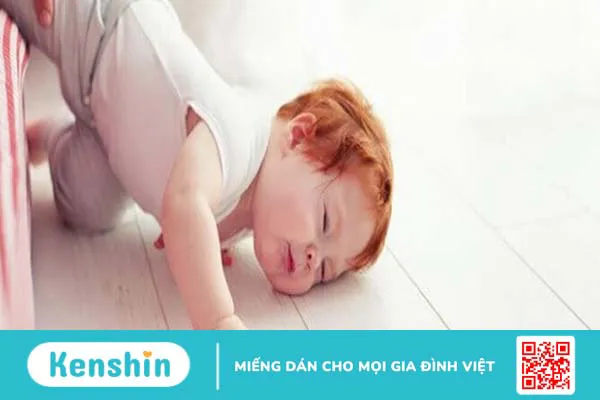 Xử trí khi bé bị đập đầu xuống đất