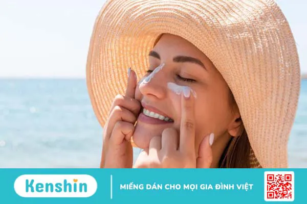 Cách bôi lại kem chống nắng đúng cách bạn không nên bỏ qua