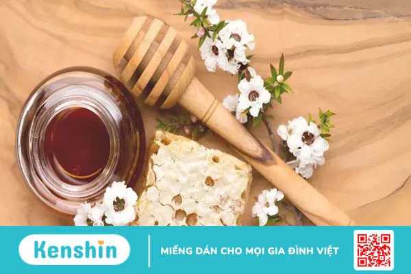 Có nên sử dụng mật ong manuka trị mụn không?