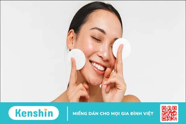 Không trang điểm có cần tẩy trang không? Lưu ý khi tẩy trang hằng ngày